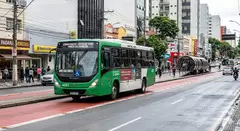 Ônibus é um veículo motorizado de transporte coletivo terrestre de grande porte