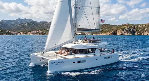 Catamarã: Embarcação que se caracteriza por possuir dois cascos paralelos e independentes - Imagem 1