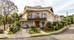 Sobrado:  Tipo de construção residencial que possui dois ou mais pavimentos (andares) - 1