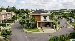 Casa em Condomínio: Unidade de moradia dentro de um terreno compartilhado com outros proprietários - 1